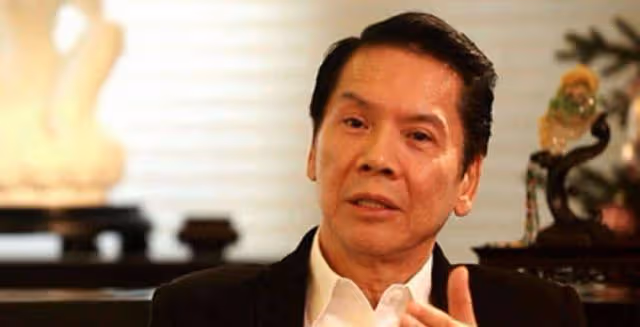 向華強1套房價值10億,王晶都是他的御用導演,出門帶十幾個保鏢