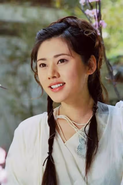 秋瓷炫的「隱忍」:39歲拿命生孩子,卻遇渣男丈夫,被親生母親恨