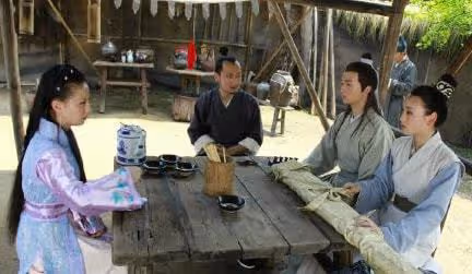 86歲老藝術家因病逝世，早年曾因中風險些癱瘓，耄耋高齡還在工作