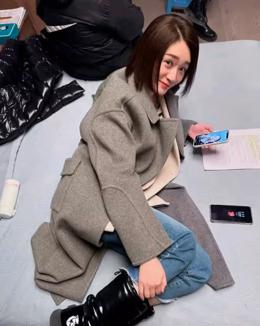 趙又廷對高圓圓很貼心?李小冉曬照賣萌?現在明星覺悟提高了?