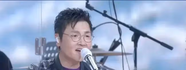 趙又廷對高圓圓很貼心?李小冉曬照賣萌?現在明星覺悟提高了?