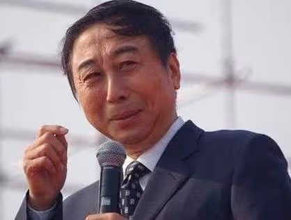 馮鞏被保姆索要50萬天價分手費,叫囂讓他身敗名裂,如今怎樣了?