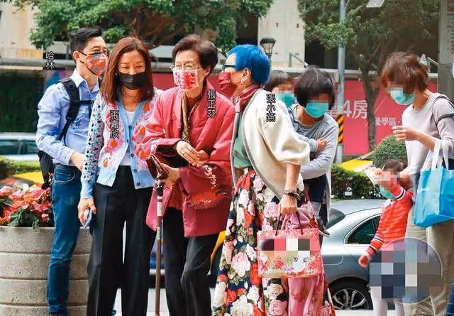 台媒曝庾澄慶與90歲媽媽結束分居,婆媳重溫天倫,搬回家原因曝光