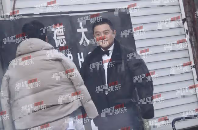 李亞鵬疑似再婚!與女友穿禮服現身影棚,頻曬無名指戒指太幸福