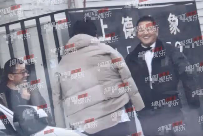 李亞鵬疑似再婚!與女友穿禮服現身影棚,頻曬無名指戒指太幸福