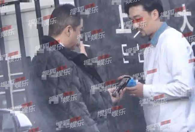 李亞鵬疑似再婚!與女友穿禮服現身影棚,頻曬無名指戒指太幸福
