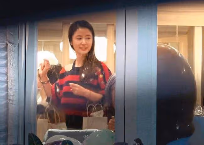 林心如為女兒豪辦生日宴!母女打扮精緻惹眼,霍建華陪客父愛滿滿