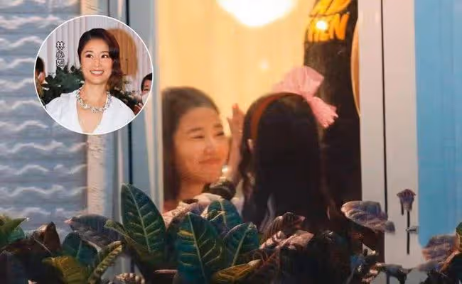 林心如為女兒豪辦生日宴!母女打扮精緻惹眼,霍建華陪客父愛滿滿