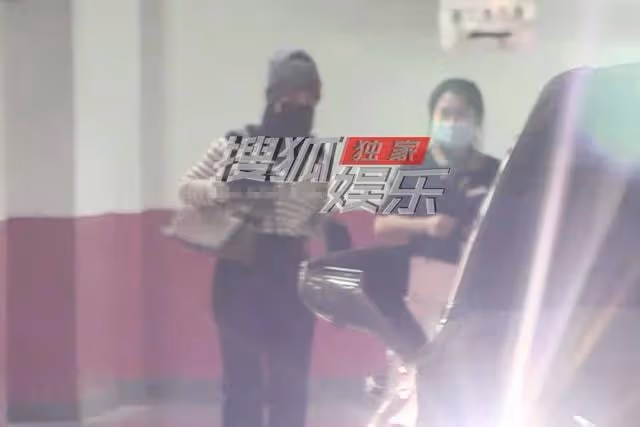 李小萌產後逛街被拍,身材曼妙似妙齡少女,被扒坐月子花費40萬元
