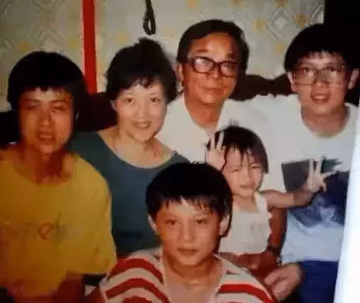張雨生31歲交通事故離世，女友發誓一生不嫁，12年終還清房貸，送還對方父母：有情有義好女人