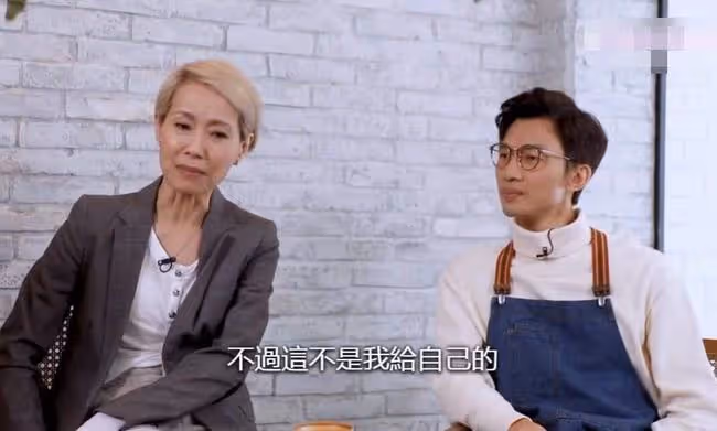 58歲葉童遭年齡歧視!穿超短裙被批一把年齡賣弄,本人高情商回應
