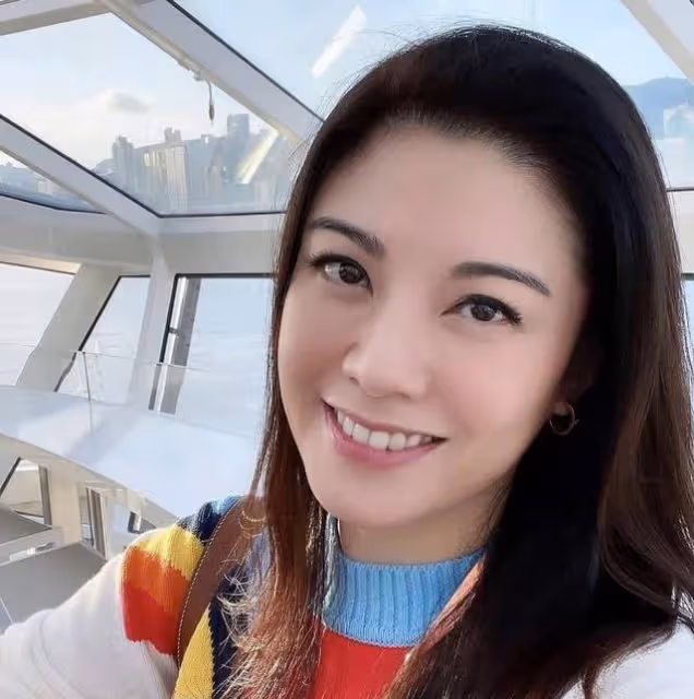 恭喜!香港著名女星疑迎來新戀情,生日收大束玫瑰捧花超浪漫