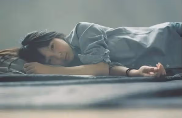 一醉方休之後,我要了身邊的這個男人,對他霸王硬上弓