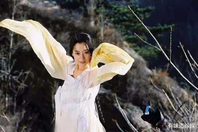 金喜善因女兒丑被質疑整容,稱孩子小沒長開,9年後打臉簡直太慘
