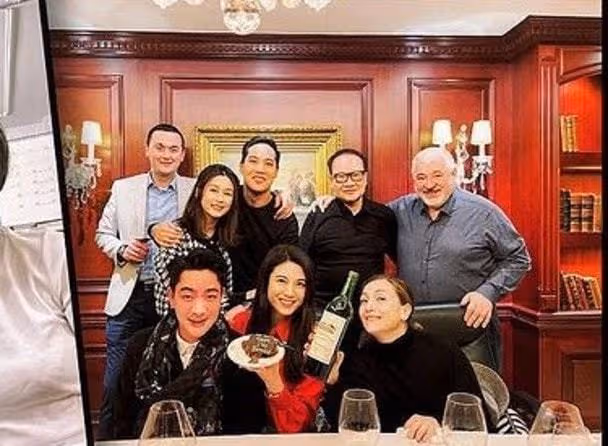 43歲廖碧兒疑迎來新戀情!生日收大束玫瑰,曾被曝遭百億富豪退婚