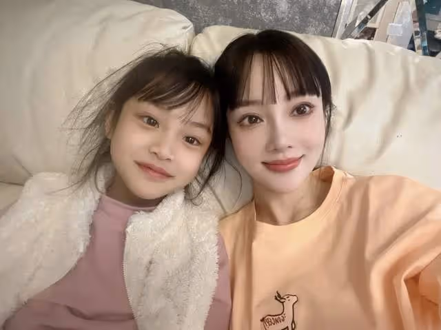 38歲央視主持報警維權,否認與李小璐戀情傳聞,已與妻子結婚兩年
