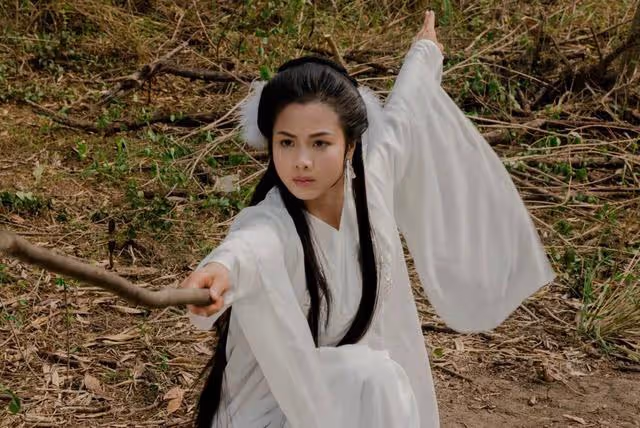 TVB上位小花扮演小龍女,驚人仙氣迷倒眾人,氣質不輸李若彤