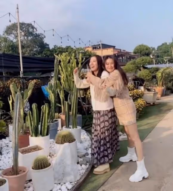 疑似有喜!TVB人氣小花寬鬆著裝引關注,早前與老公內地逗留3個月