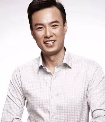 老戲骨朱鐵:與老師一見鍾情,相愛10年零緋聞,今活成人生贏家