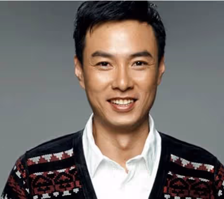 老戲骨朱鐵:與老師一見鍾情,相愛10年零緋聞,今活成人生贏家