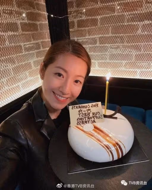 黃翠如出關賀陳自瑤拎女配 頭貼頭借Cake許願