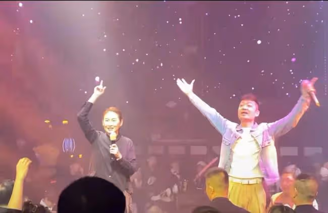 50歲湯寶如近況曝光,現身內地酒吧賣力商演,兒子已14歲卻仍未婚