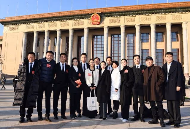 2022文聯春晚演員陣容曝光,鄧超楊冪露面,張藝謀陳凱歌線上參與
