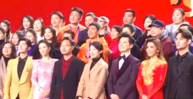 2022文聯春晚演員陣容曝光,鄧超楊冪露面,張藝謀陳凱歌線上參與
