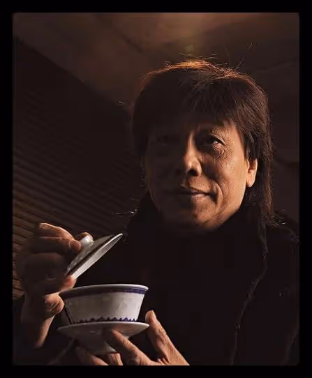 港圈黃金配角齊聚內地,73歲梁小龍金髮戴墨鏡,黃一飛老年斑明顯