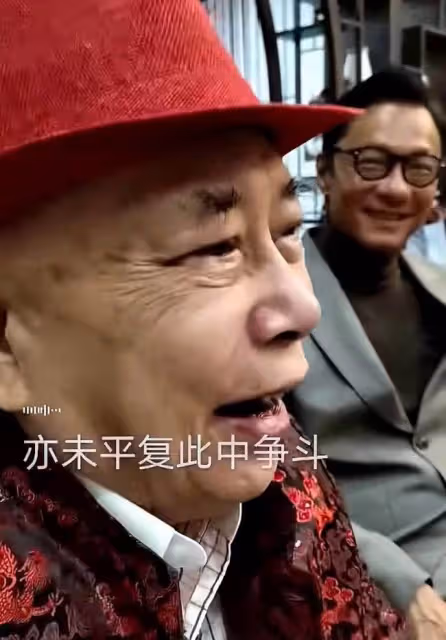 港圈黃金配角齊聚內地,73歲梁小龍金髮戴墨鏡,黃一飛老年斑明顯