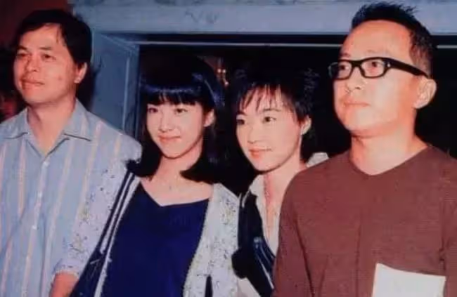 一代歌后陳慧嫻罕露面,藍發紅唇造型前衛,情路坎坷56歲仍未婚