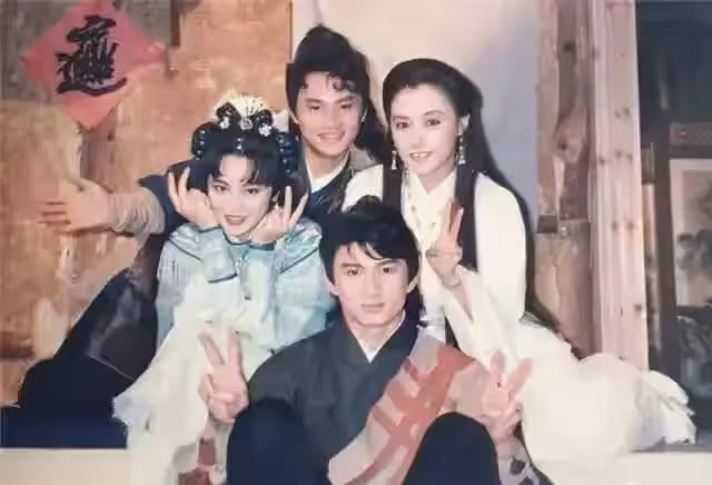 淡出娛樂圈27年!「初代神仙姐姐」情路坎坷被騙「當單親媽媽21年」今61歲氣質猶存 女兒漂亮大方