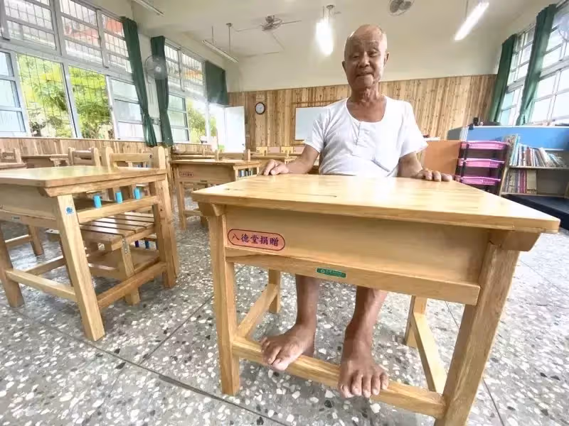 赤腳善人,75歲阿公20年捐6千萬,他的行善足跡遍布全臺灣,蝸居20坪房生活超節儉