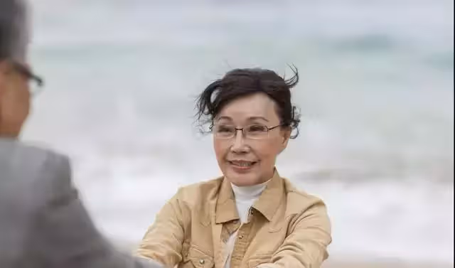 跟老伴提出AA,30天後大爺叫苦連天:我想吃她做的飯,還得給錢