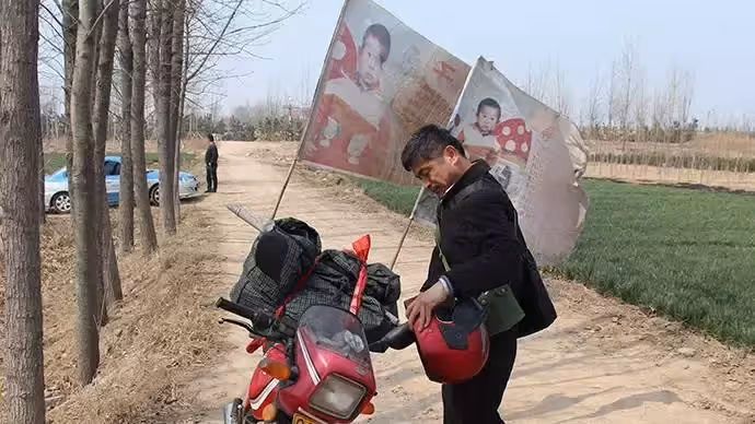 父愛如山!父親騎行50多萬公里,報廢十幾輛車,只為找回被拐走的兒子