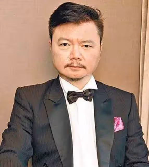 恭喜!艾威與前妻合作開店,曾花光積蓄為對方治病,離婚後仍親密