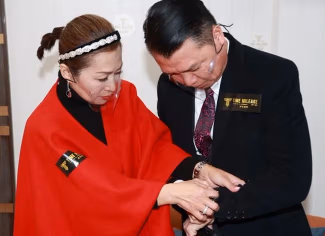 恭喜!艾威與前妻合作開店,曾花光積蓄為對方治病,離婚後仍親密