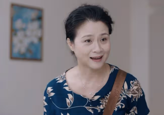 58歲李玲玉拍《男人裝》大片，身材豐滿窈窕，皮膚緊緻風韻猶存
