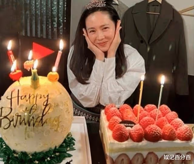 孫藝珍40歲慶生照曝光,手捧蛋糕賣萌,男友玄彬禮物超用心,今年或將結婚