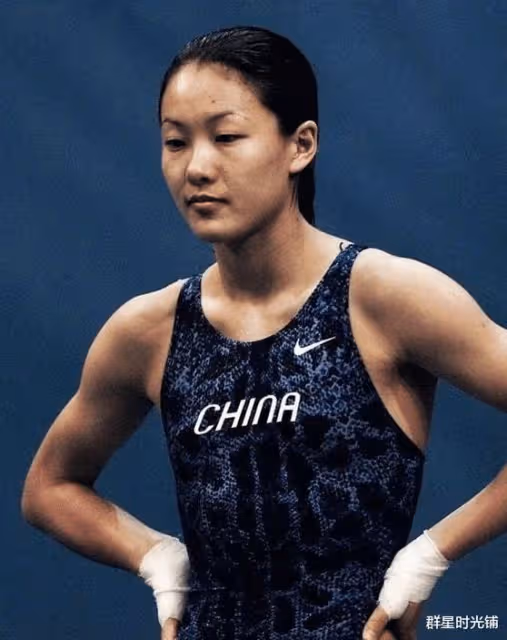 「跳水皇后」伏明霞:退役嫁頂級富豪,5年生3胎,是幸福還是無奈