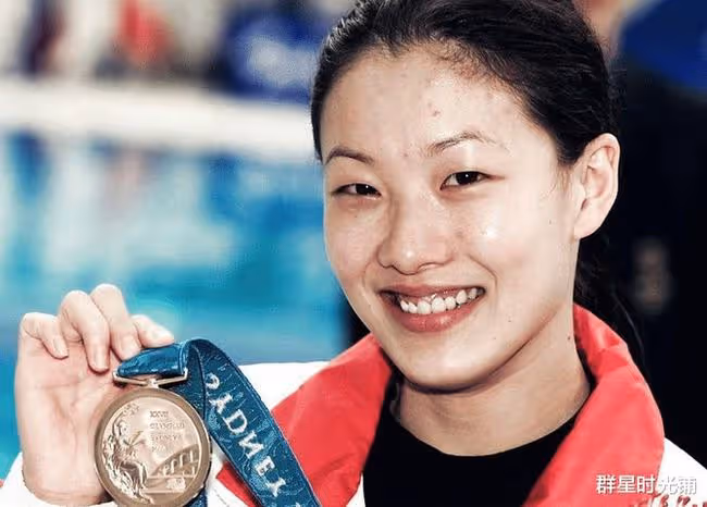 「跳水皇后」伏明霞:退役嫁頂級富豪,5年生3胎,是幸福還是無奈