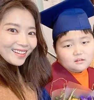 知名女明星帶自閉症兒子上綜藝節目，她圖什麼？