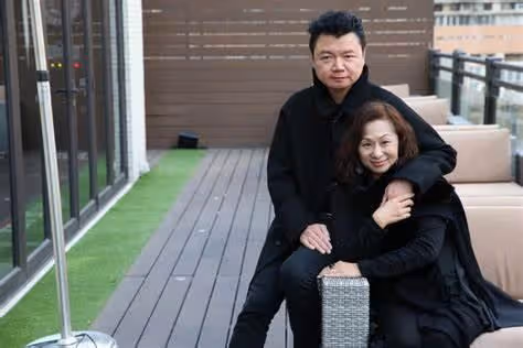 再見亦是朋友!香港知名男星與前妻合作生意,曾花近百萬為其治病