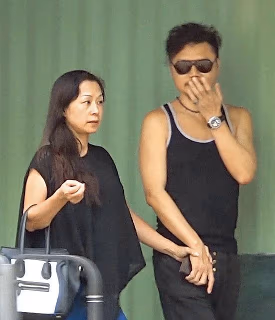 再見亦是朋友!香港知名男星與前妻合作生意,曾花近百萬為其治病