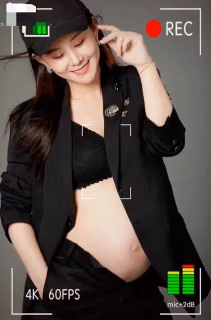 36歲李小萌曬二胎孕照,已10個月仍四肢纖細,兒子親吻孕肚顯溫馨