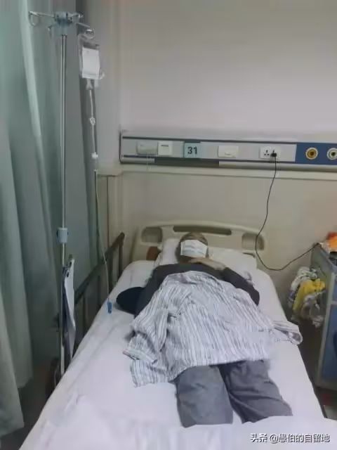老公身患肝癌,五十多名同學僅有三人問候,我失望地退出同學群