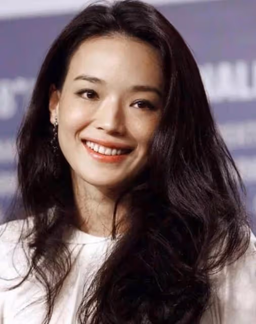 56歲李麗珍罕見露臉,從yan星到影后,事業巔峰期被閨蜜爆出醜聞,前途盡毀