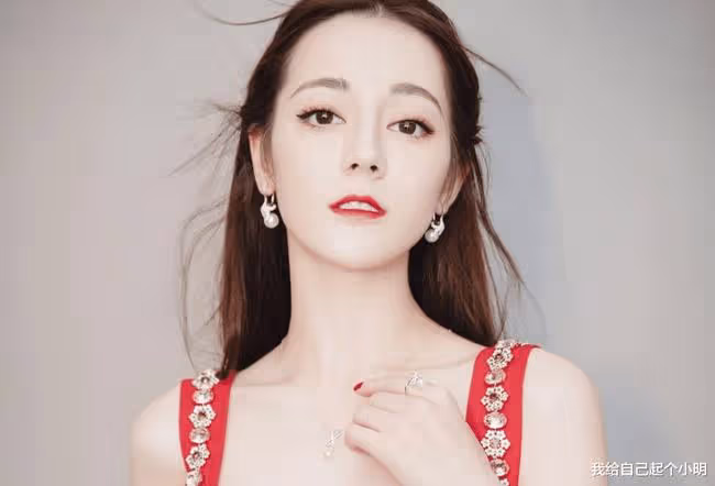 中國最耐看的女星:楊冪倒數第二,李沁在榜,第一是她!