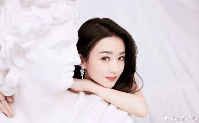 中國最耐看的女星:楊冪倒數第二,李沁在榜,第一是她!