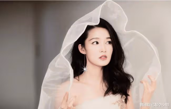 中國最耐看的女星:楊冪倒數第二,李沁在榜,第一是她!